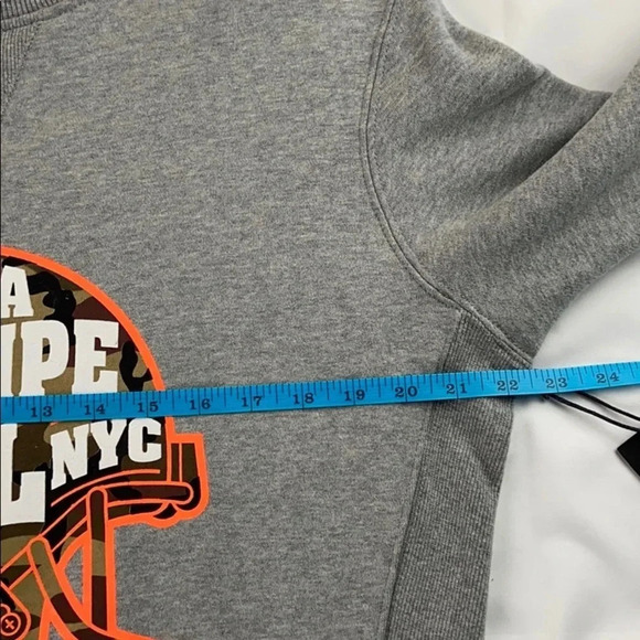 NWT New ERA Sweatshirt Gray Helmet Graphic Crewneck Size Small - Picture 8 of 10